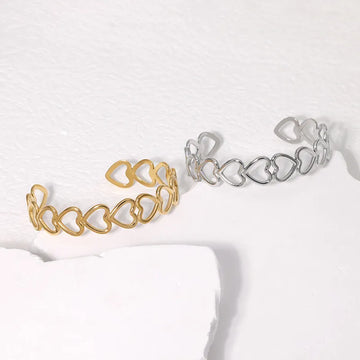 Naya Heart Bangle